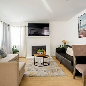  Holiday home The Heart Of La House